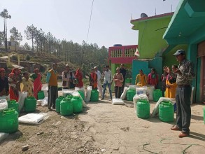 बैतडीको सुर्नयामा किसानहरुलाई कृषि सामग्री वितरण 